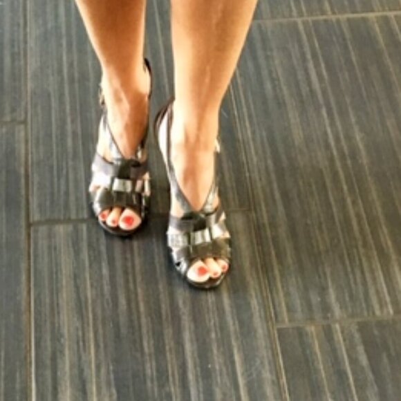 Gorgeous Guess Marciano pewter/silver strappy leather heels size 7.5 - Picture 4 of 16